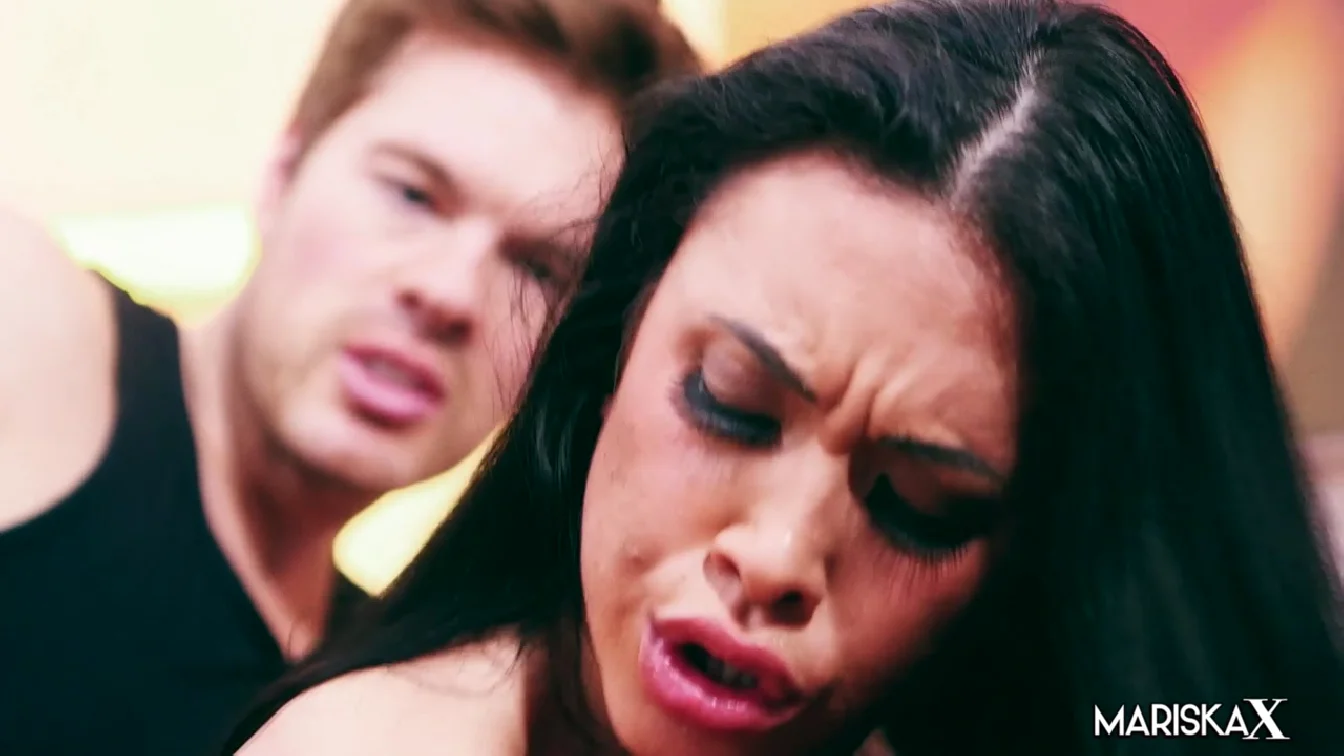 MariskaX Hanna Shaw Couch Fuck Fest XXX